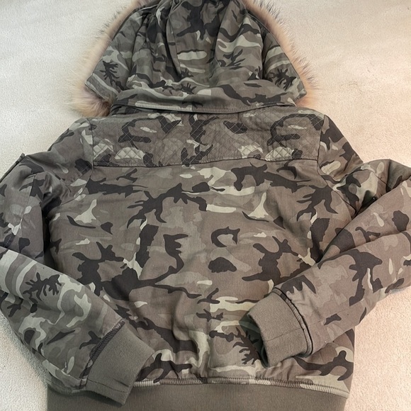 Generation Love Fran Camo Fur Hood Bomber Zip Up Jacket Size Medium Winter Cozy - Picture 10 of 11